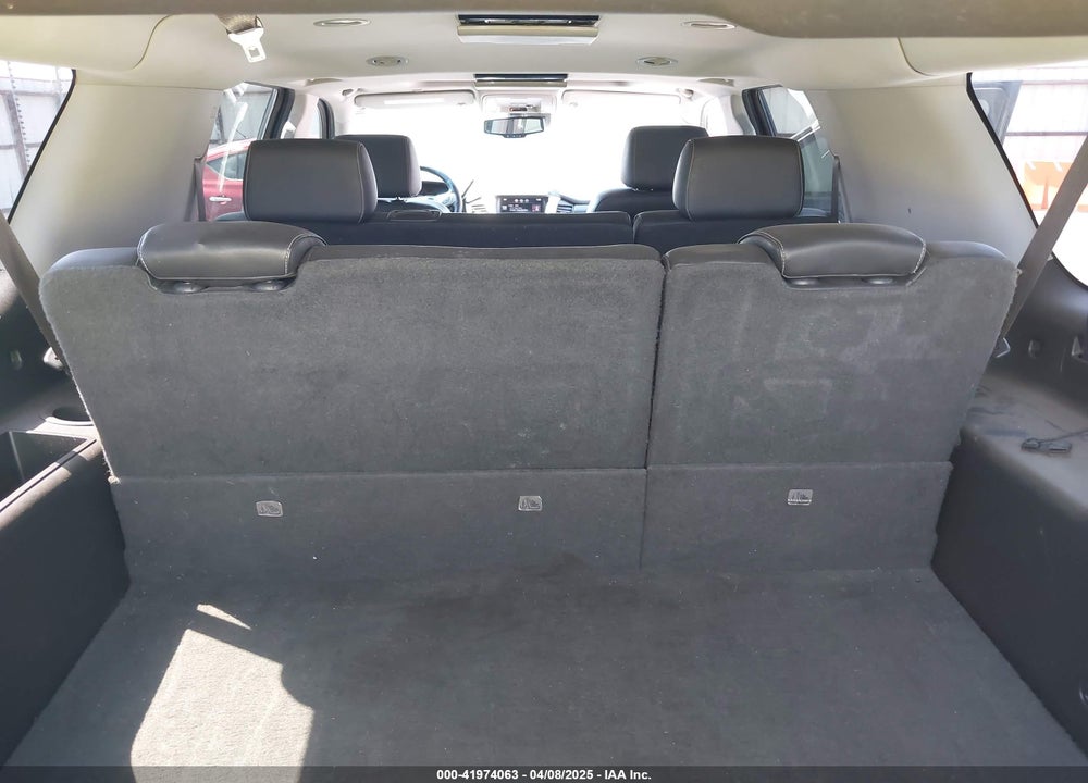 2015 GMC YUKON XL 1500 VIN: 1GKS2HKC0FR513119
