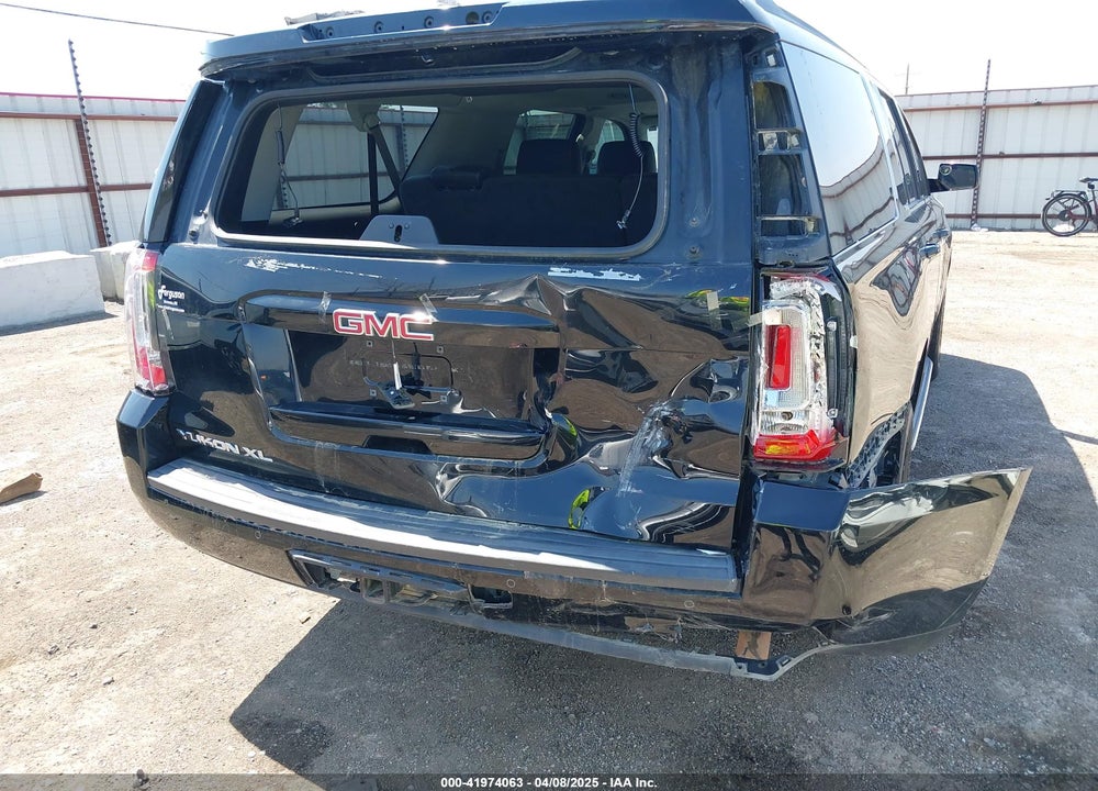 2015 GMC YUKON XL 1500 VIN: 1GKS2HKC0FR513119