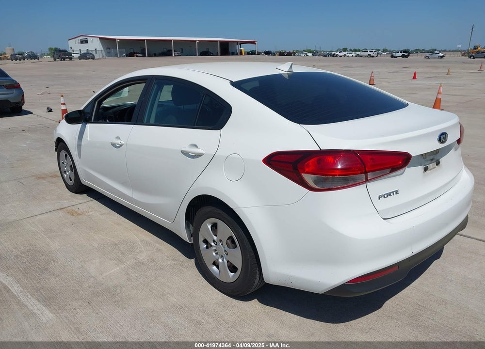 2017 KIA FORTE VIN: 3KPFK4A79HE074379