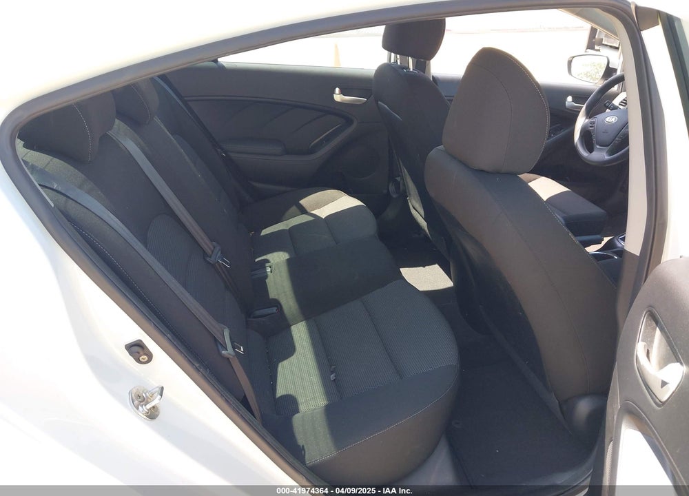 2017 KIA FORTE VIN: 3KPFK4A79HE074379