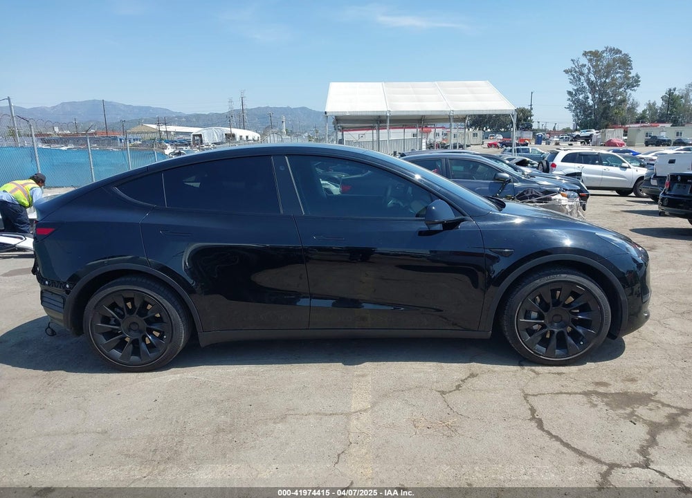 2023 TESLA MODEL Y AWD/LONG RANGE DUAL MOTOR ALL-WHEEL DRIVE VIN: 7SAYGDEE0PA023719