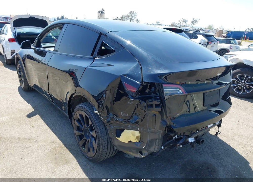 2023 TESLA MODEL Y AWD/LONG RANGE DUAL MOTOR ALL-WHEEL DRIVE VIN: 7SAYGDEE0PA023719