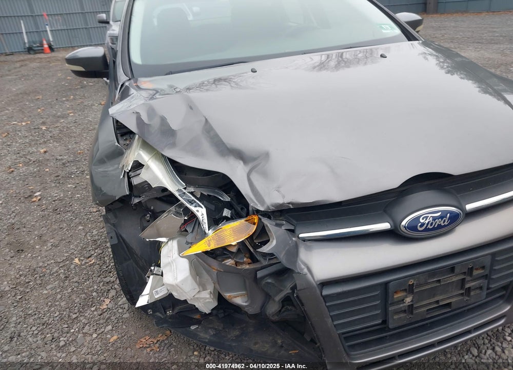 2014 FORD FOCUS SE VIN: 1FADP3K2XEL121210