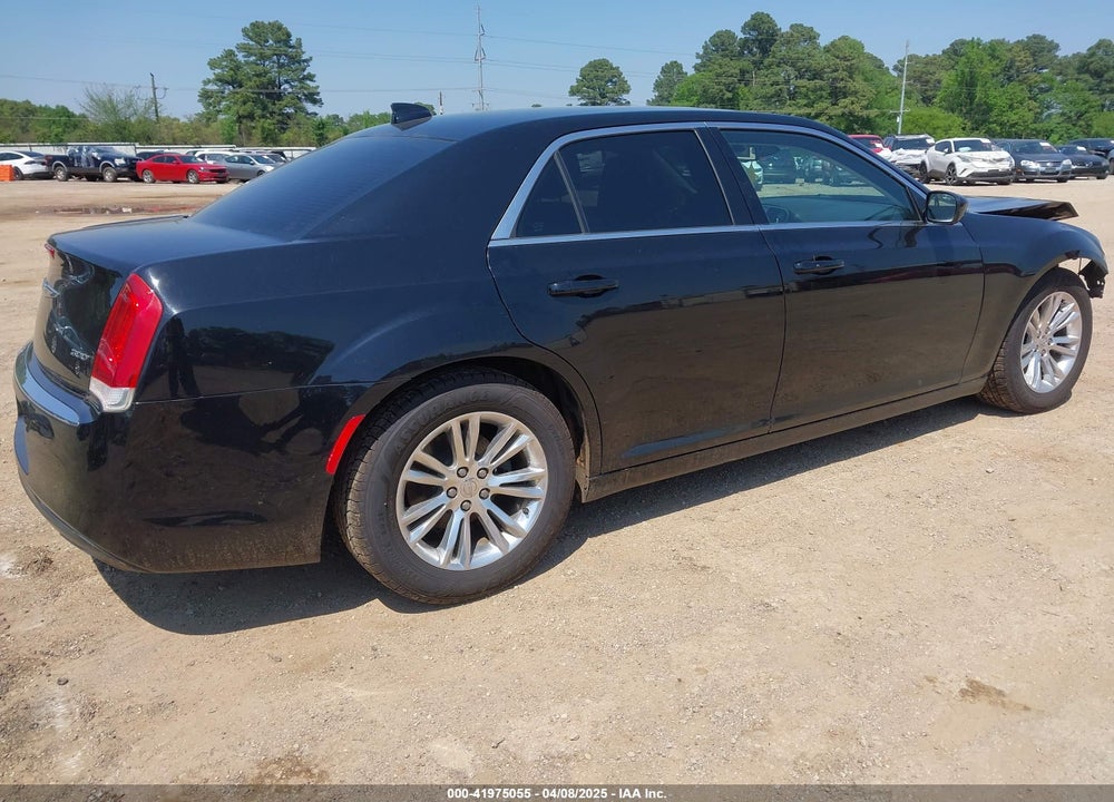2017 CHRYSLER 300 LIMITED VIN: 2C3CCAAG4HH553025