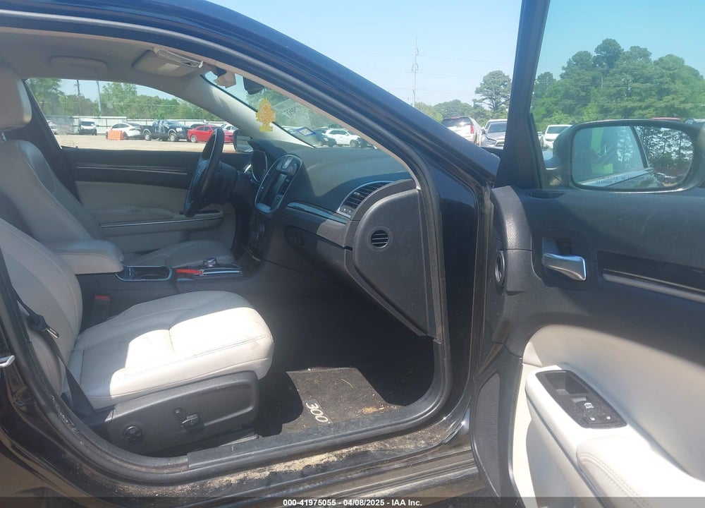 2017 CHRYSLER 300 LIMITED VIN: 2C3CCAAG4HH553025