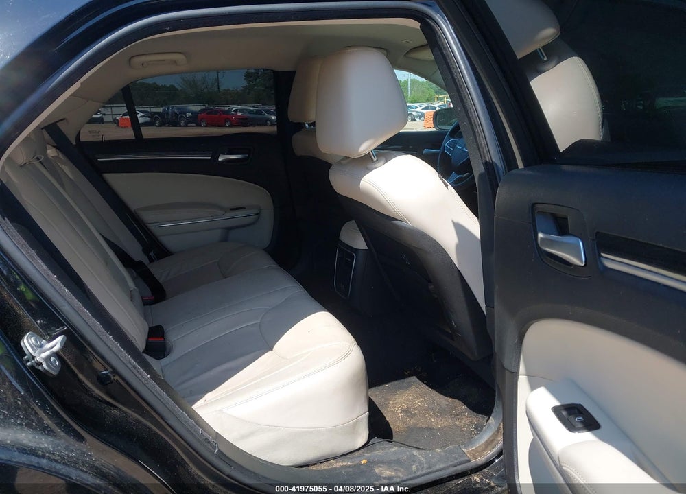 2017 CHRYSLER 300 LIMITED VIN: 2C3CCAAG4HH553025