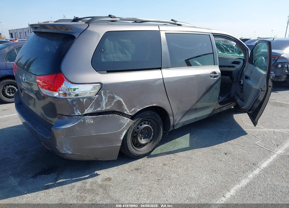 2011 TOYOTA SIENNA LE V6 VIN: 5TDKK3DC5BS038106