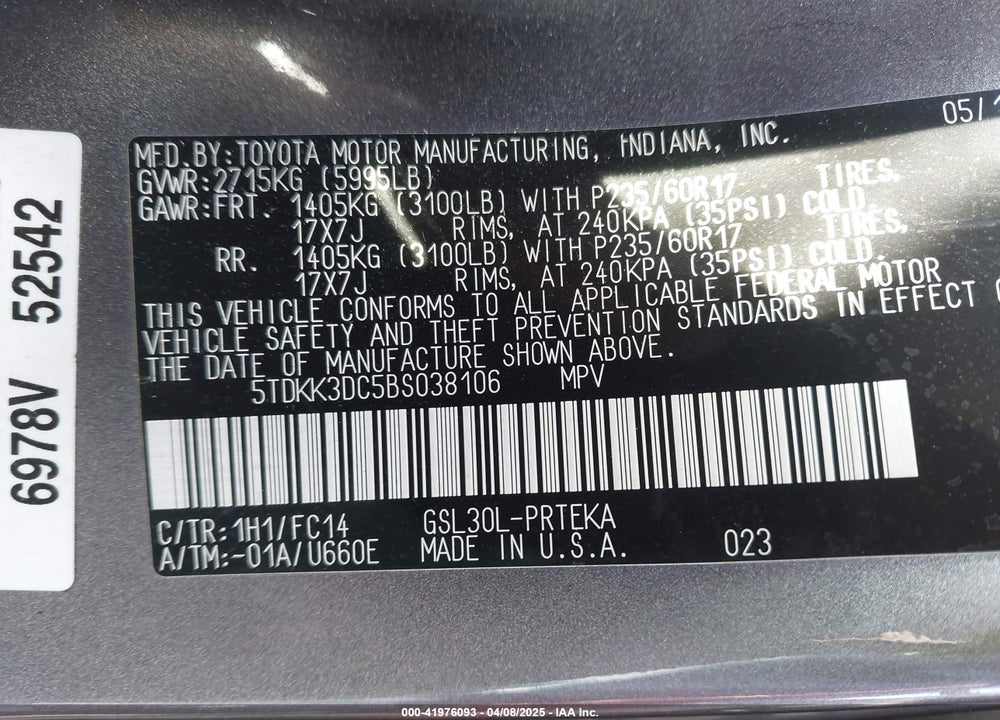 2011 TOYOTA SIENNA LE V6 VIN: 5TDKK3DC5BS038106