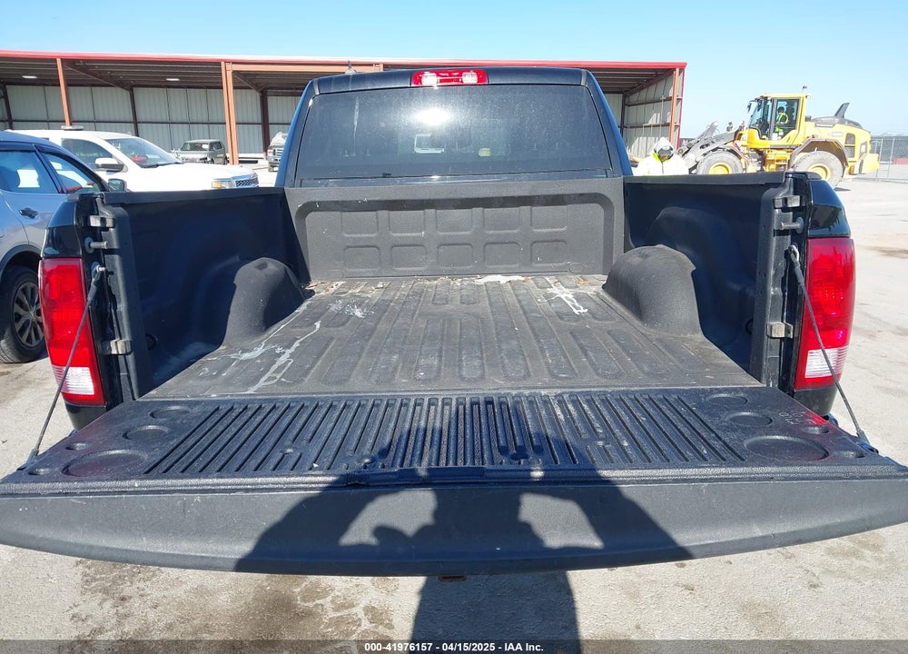 2019 RAM 1500 CLASSIC VIN: 1C6RR7FG1KS653364
