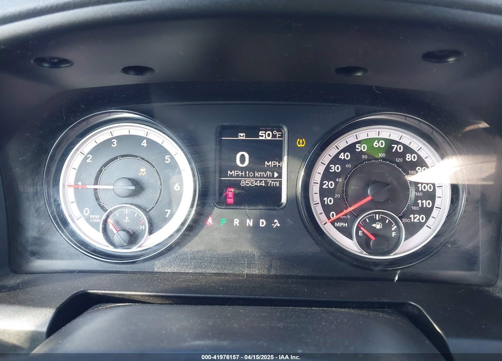 2019 RAM 1500 CLASSIC VIN: 1C6RR7FG1KS653364