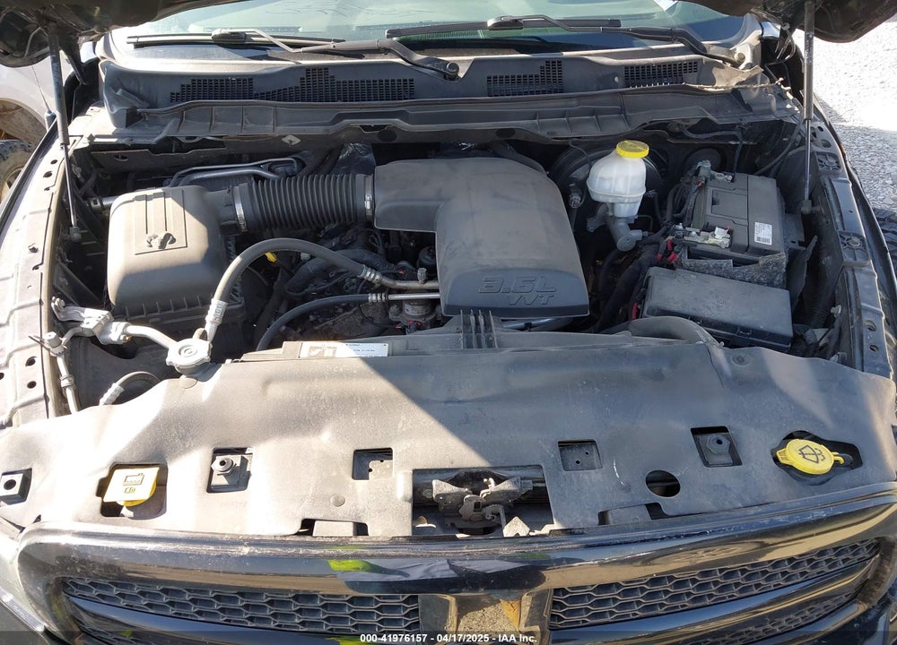 2019 RAM 1500 CLASSIC VIN: 1C6RR7FG1KS653364