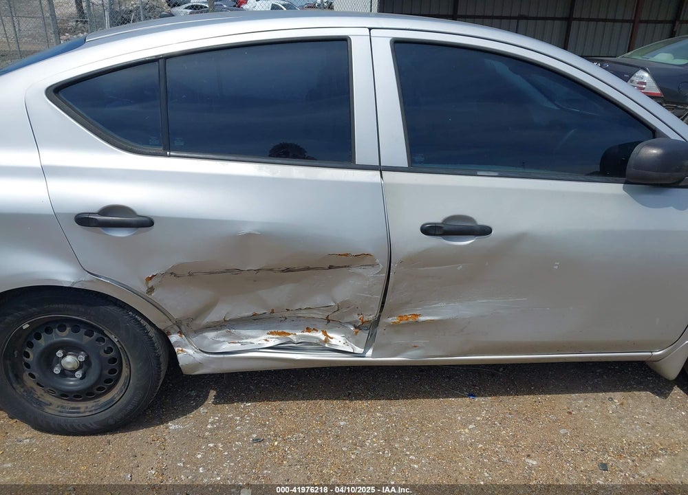 2015 NISSAN VERSA 1.6 S+ VIN: 3N1CN7AP1FL817785