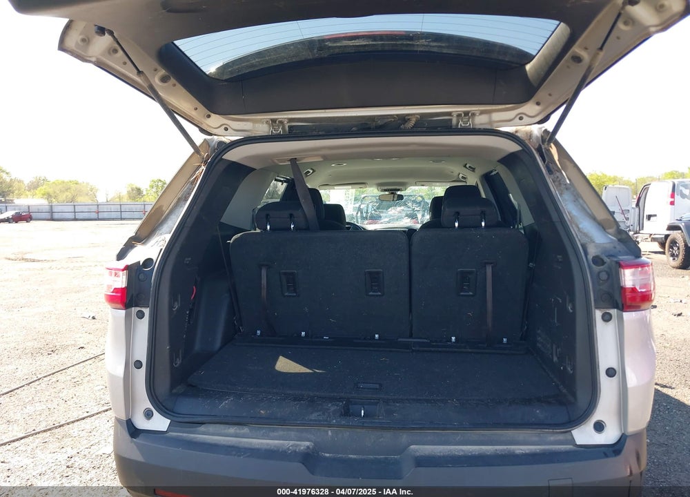 2018 CHEVROLET TRAVERSE 1LT VIN: 1GNERGKW5JJ188930