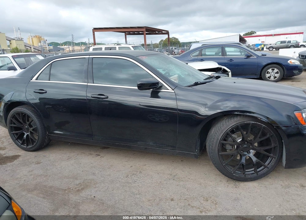 2013 CHRYSLER 300 VIN: 2C3CCABG9DH551117