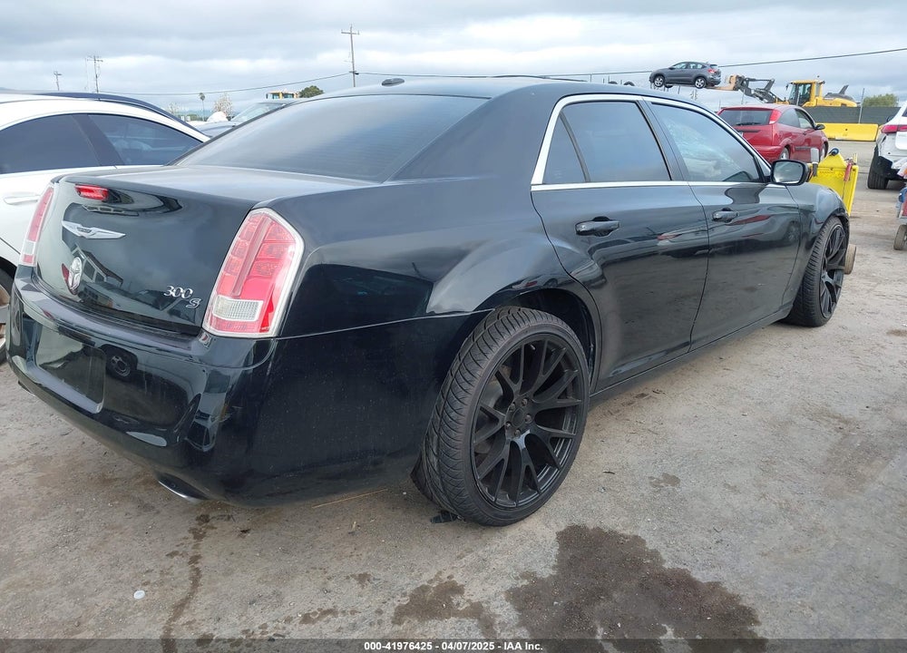 2013 CHRYSLER 300 VIN: 2C3CCABG9DH551117