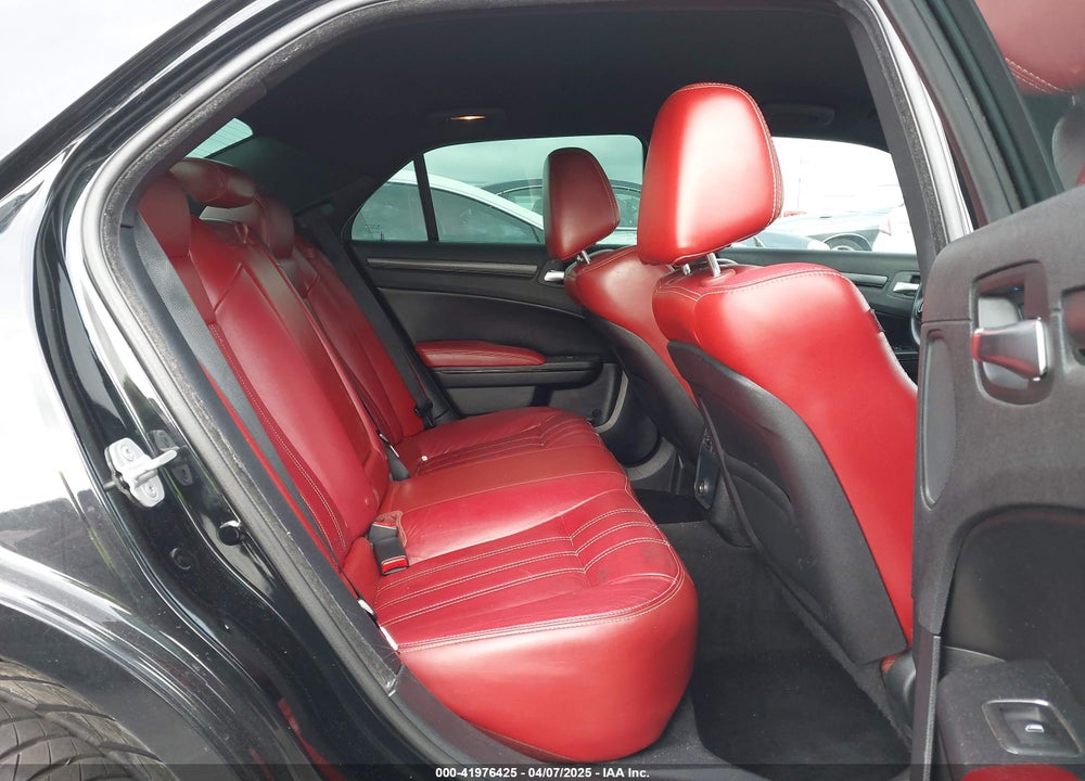 2013 CHRYSLER 300 VIN: 2C3CCABG9DH551117