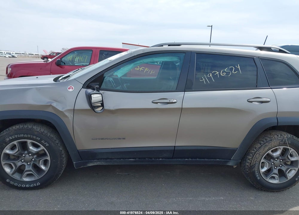 2019 JEEP CHEROKEE TRAILHAWK 4X4 VIN: 1C4PJMBX0KD437411