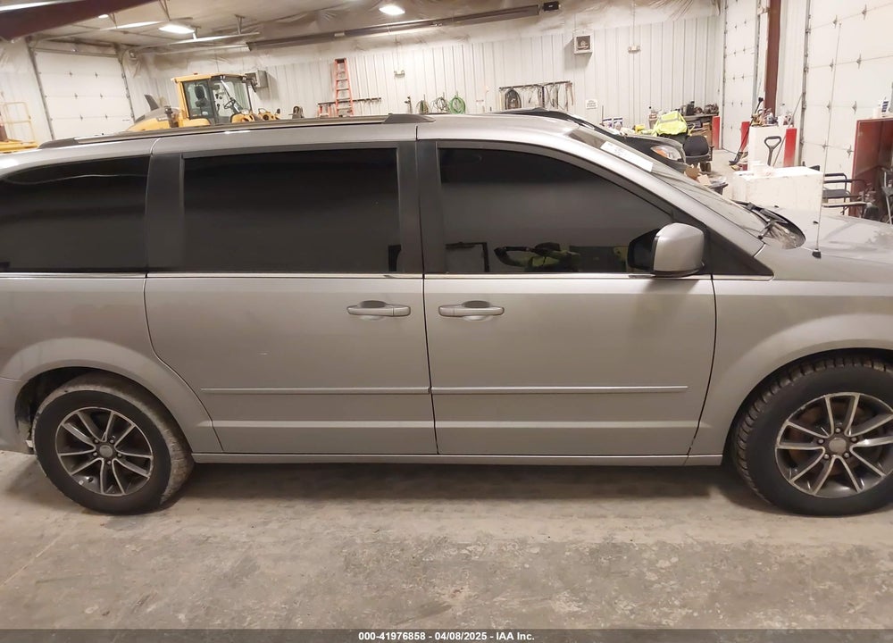 2017 DODGE GRAND CARAVAN VIN: 2C4RDGCG4HR858165