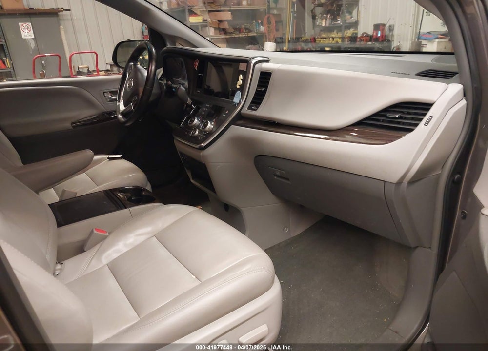2015 TOYOTA SIENNA VIN: 5TDDK3DC4FS123467