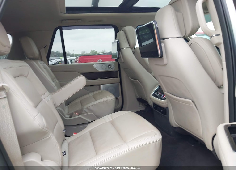 2021 LINCOLN NAVIGATOR RESERVE L VIN: 5LMJJ3LT9MEL07595
