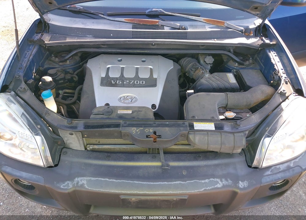 2005 HYUNDAI TUCSON GLS/LX VIN: KM8JN72D25U064079