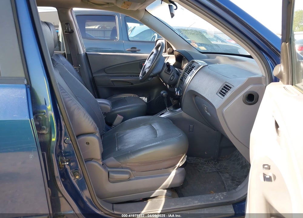 2005 HYUNDAI TUCSON GLS/LX VIN: KM8JN72D25U064079