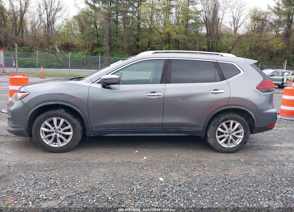 2018 NISSAN ROGUE VIN: KNMAT2MV5JP551370