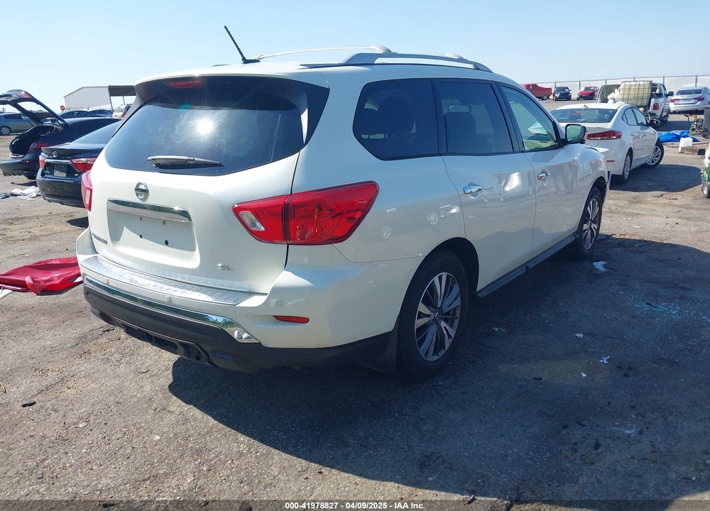2017 NISSAN PATHFINDER SL VIN: 5N1DR2MN1HC694910
