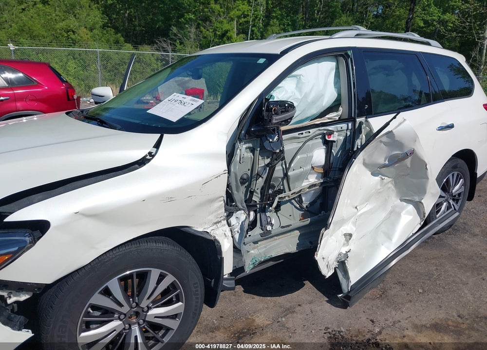 2017 NISSAN PATHFINDER SL VIN: 5N1DR2MN1HC694910