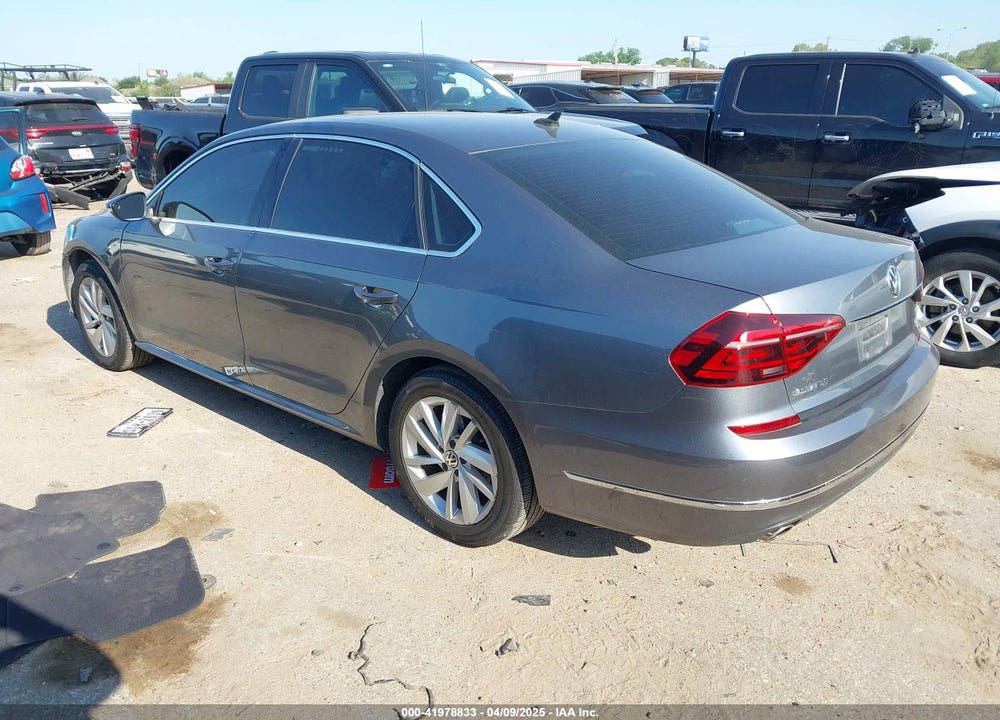 2018 VOLKSWAGEN PASSAT VIN: 1VWBA7A33JC021235