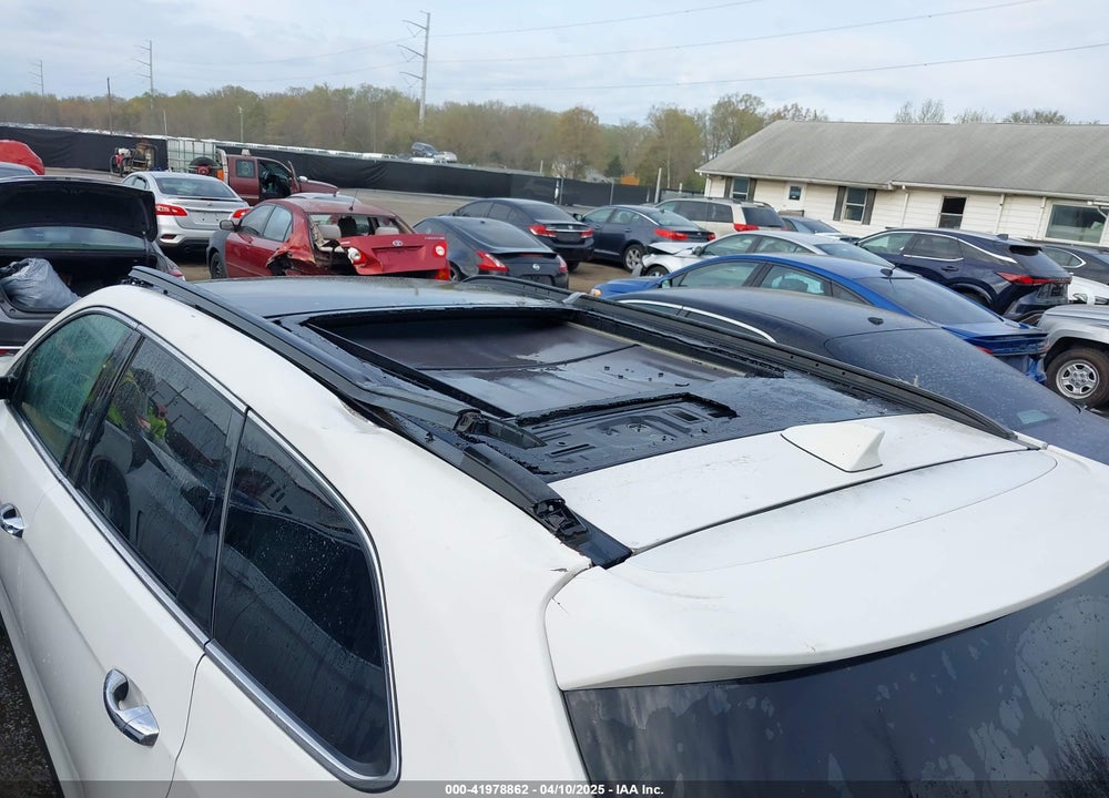 2014 HYUNDAI SANTA FE VIN: KM8SRDHF4EU082261