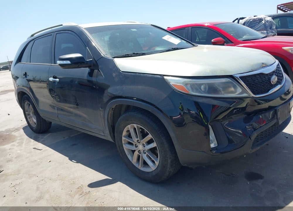 2014 KIA SORENTO LX VIN: 5XYKT4A61EG445892