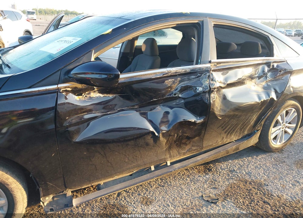 2013 HYUNDAI SONATA VIN: 5NPEB4AC0DH513953