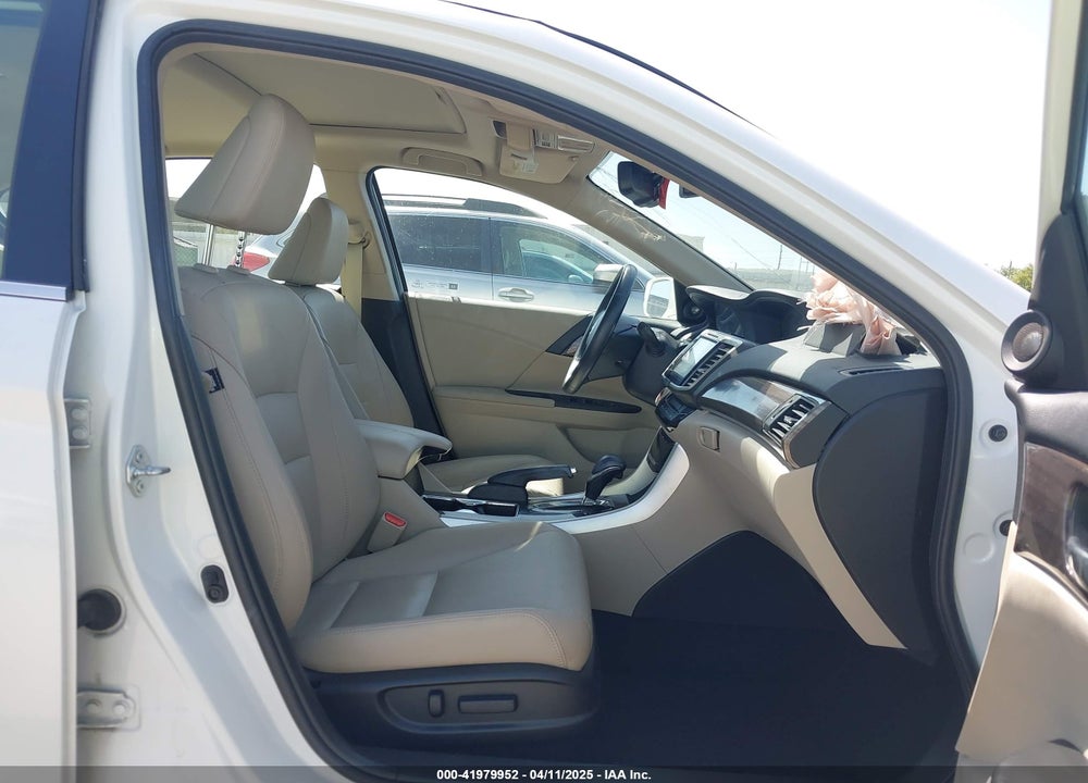 2017 HONDA ACCORD VIN: 1HGCR3F93HA040834