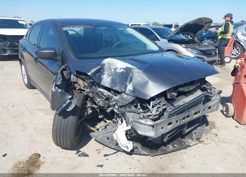 2018 FORD FOCUS SE VIN: 1FADP3F25JL258902