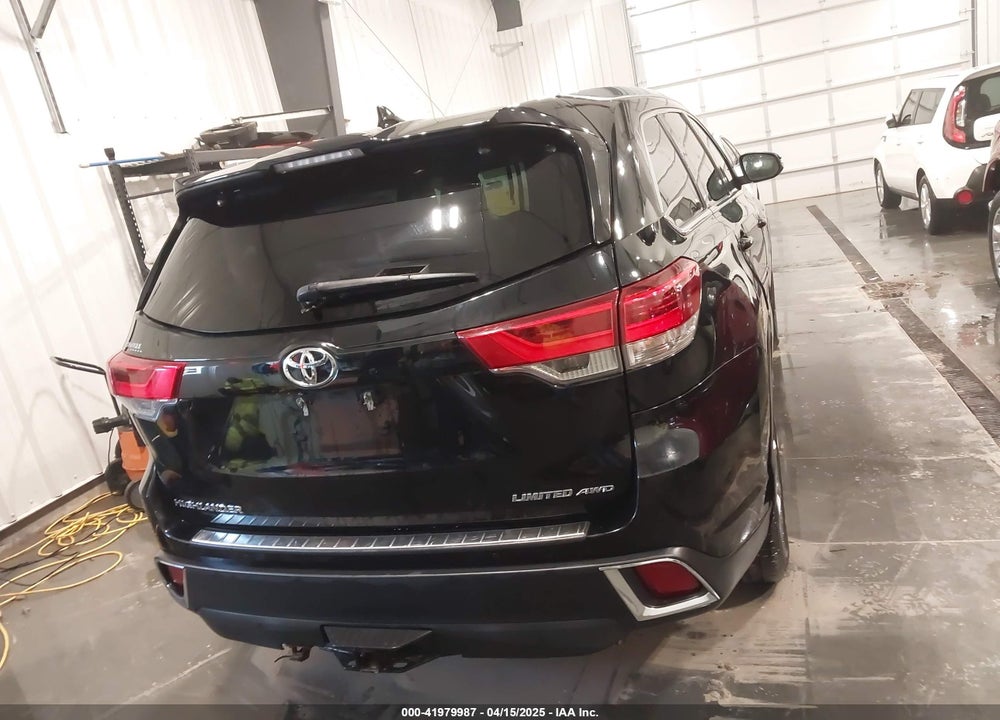 2019 TOYOTA HIGHLANDER LIMITED VIN: 5TDDZRFH1KS953891