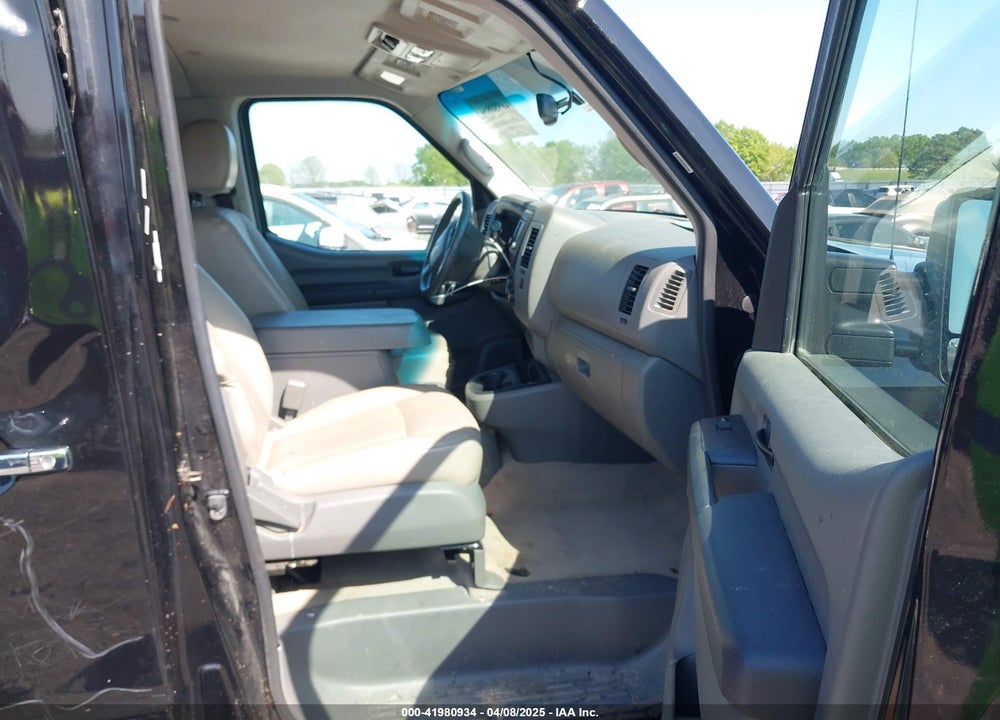 2018 NISSAN NV PASSENGER NV3500 HD SL V8 VIN: 5BZAF0AA1JN851478