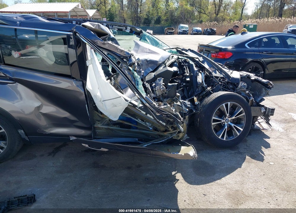 2019 TOYOTA HIGHLANDER VIN: 5TDBZRFH7KS960495