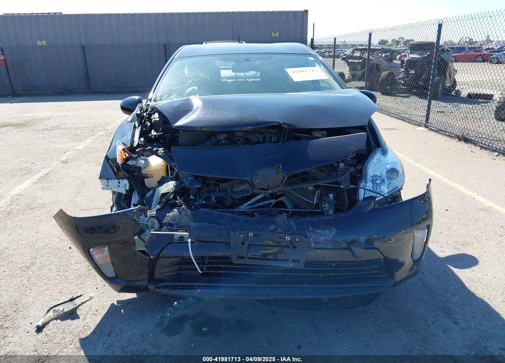 2015 TOYOTA PRIUS TWO VIN: JTDKN3DU8F0438461