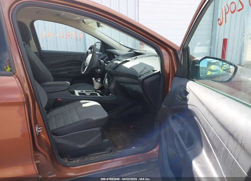 2017 FORD ESCAPE VIN: 1FMCU0F77HUA68074