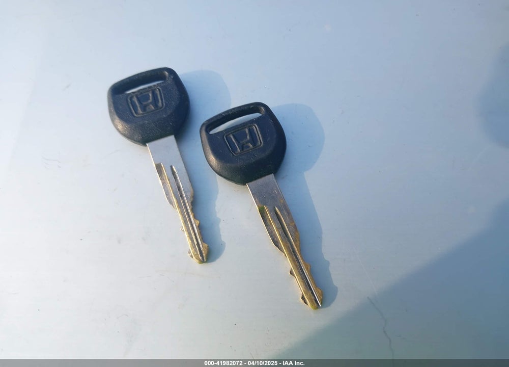 1997 HONDA ACCORD EX VIN: 1HGCD5660VA137355