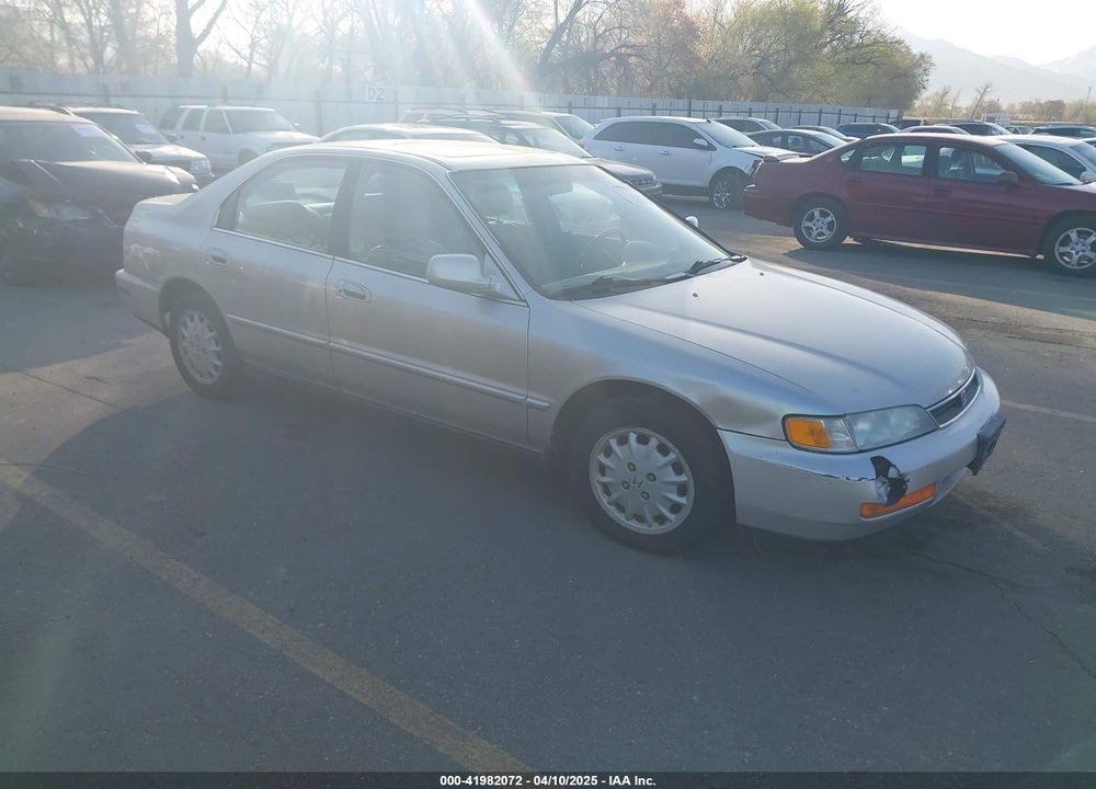 1997 HONDA ACCORD EX VIN: 1HGCD5660VA137355