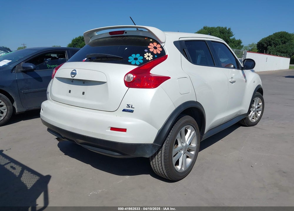 2014 NISSAN JUKE VIN: JN8AF5MR2ET360406