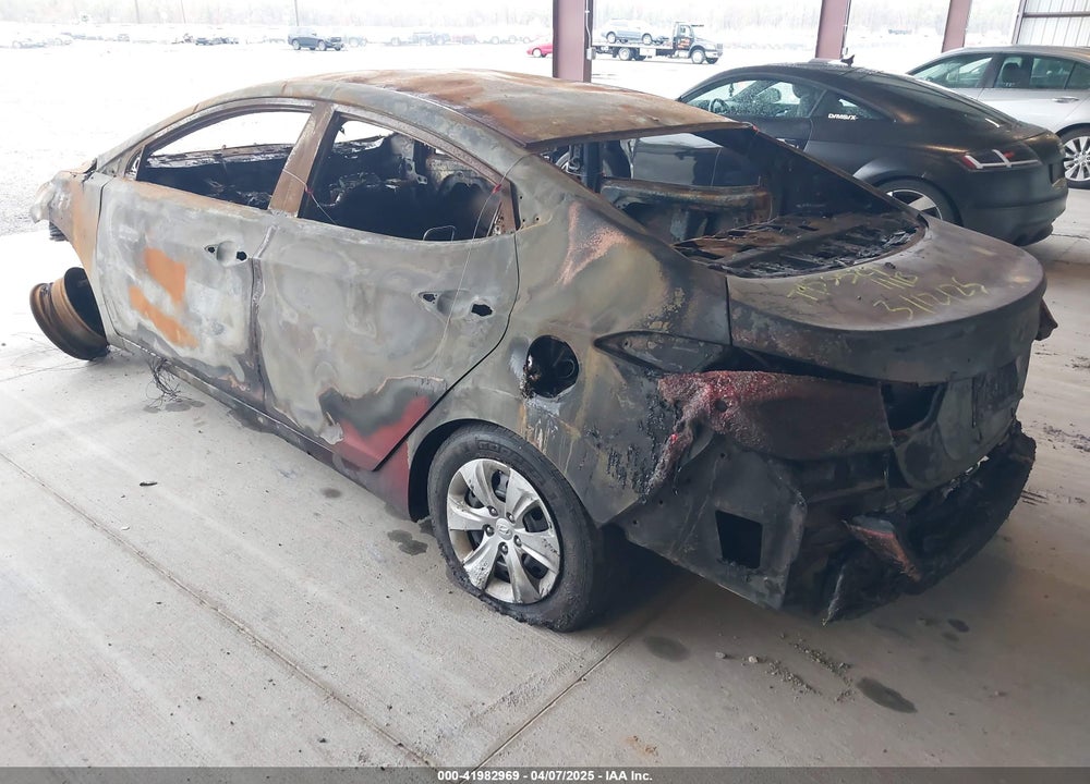 2016 HYUNDAI ELANTRA SE VIN: 5NPDH4AE3GH795389