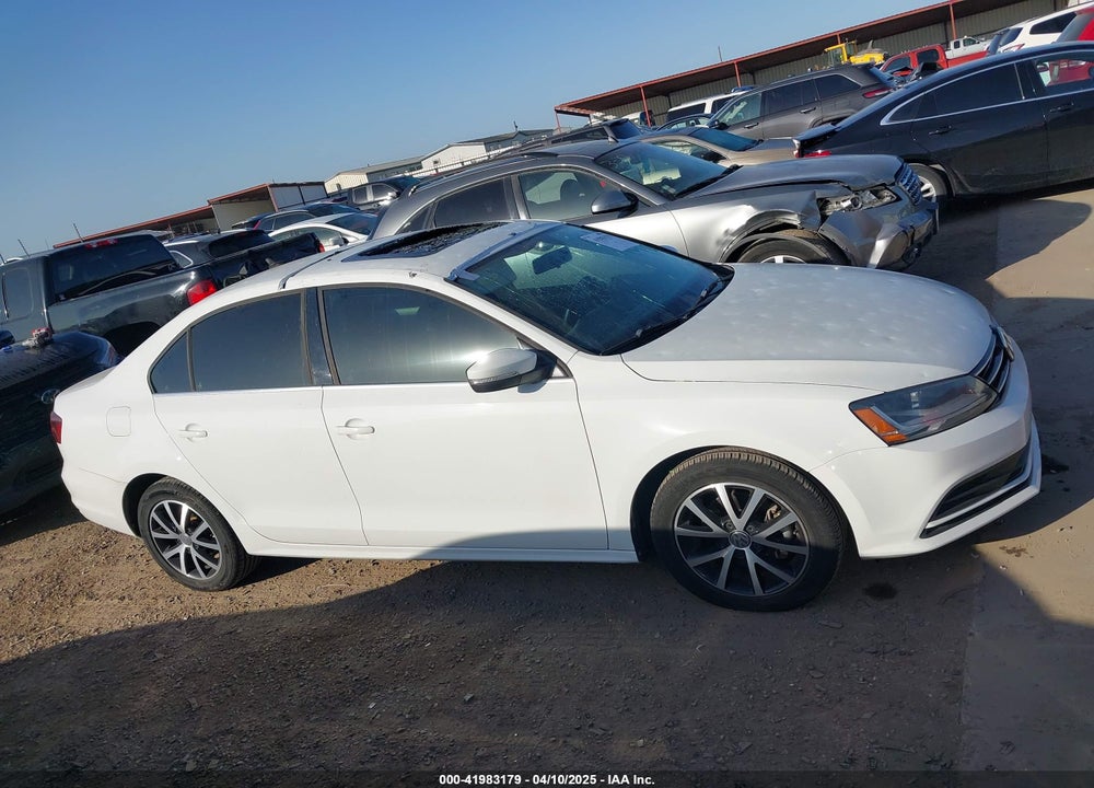 2017 VOLKSWAGEN JETTA 1.4T SE VIN: 3VWDB7AJ7HM369200