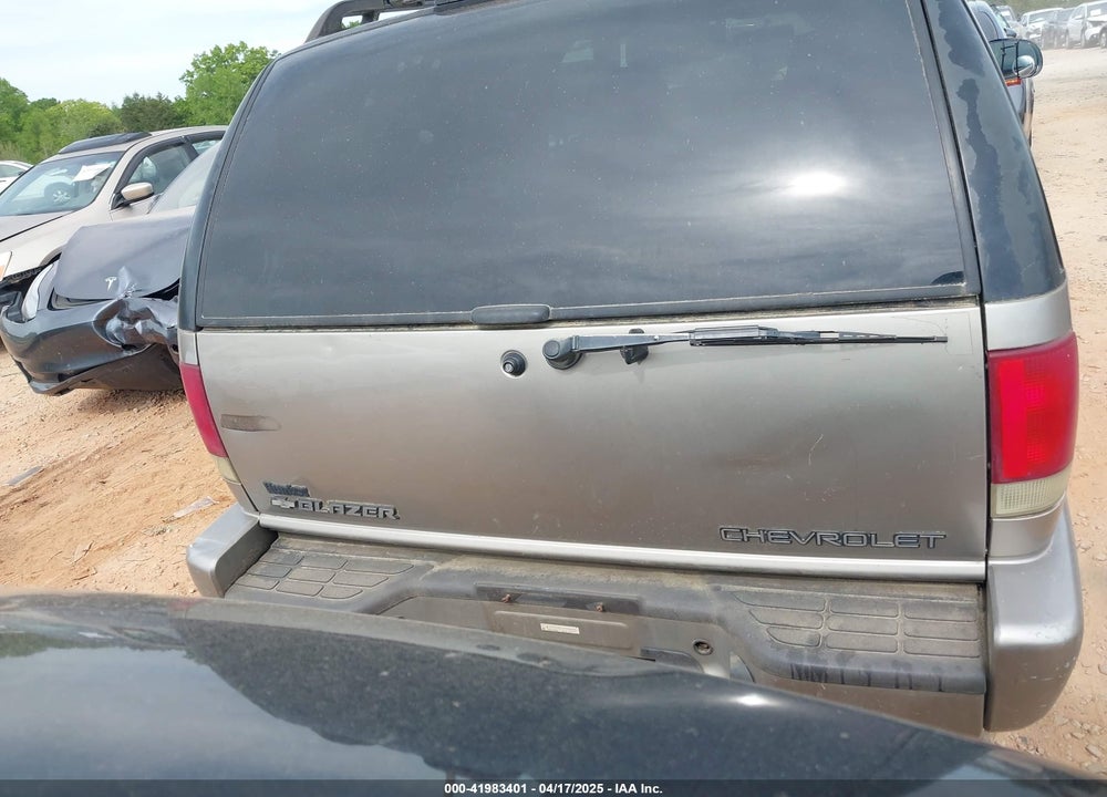 2003 CHEVROLET BLAZER VIN: 1GNCS13X43K102715
