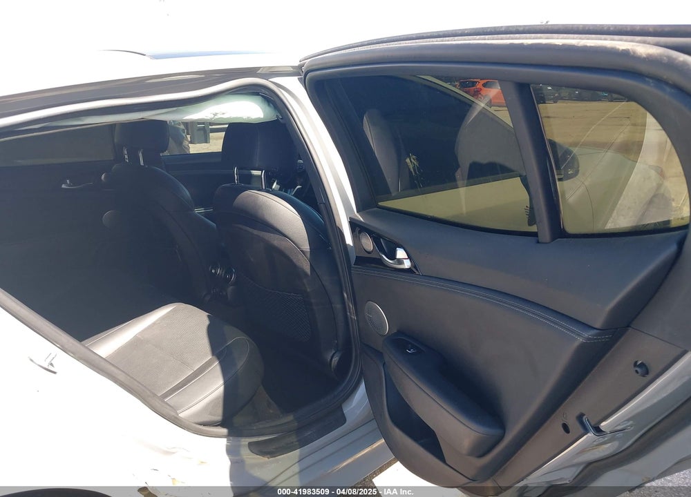 2023 KIA STINGER VIN: KNAE35LD6P6135805
