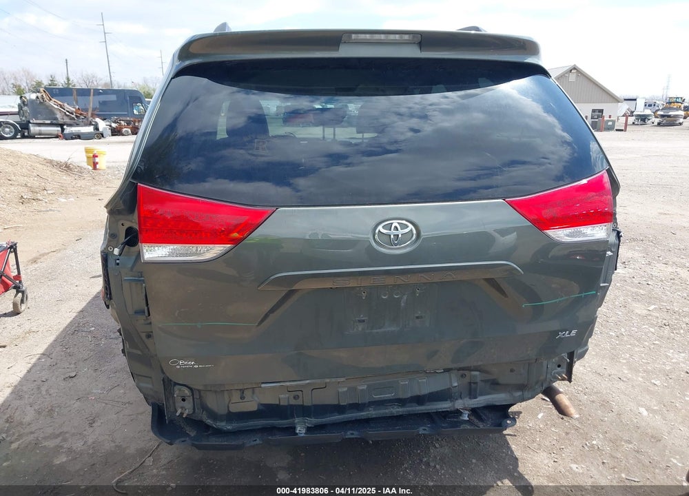 2012 TOYOTA SIENNA VIN: 5TDYK3DC0CS221618