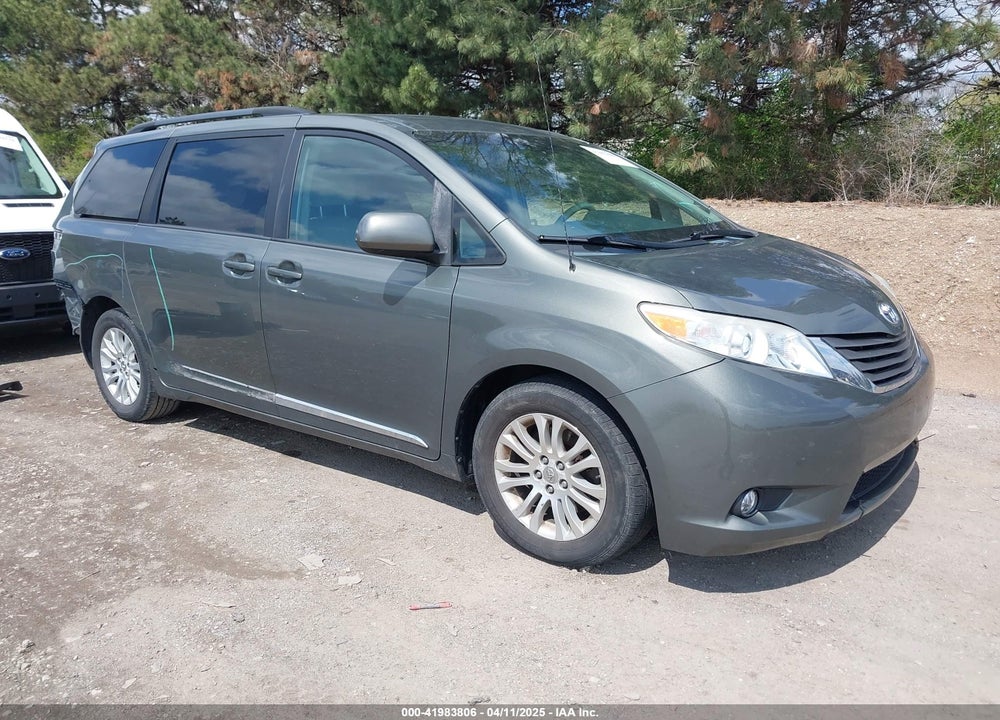 2012 TOYOTA SIENNA VIN: 5TDYK3DC0CS221618