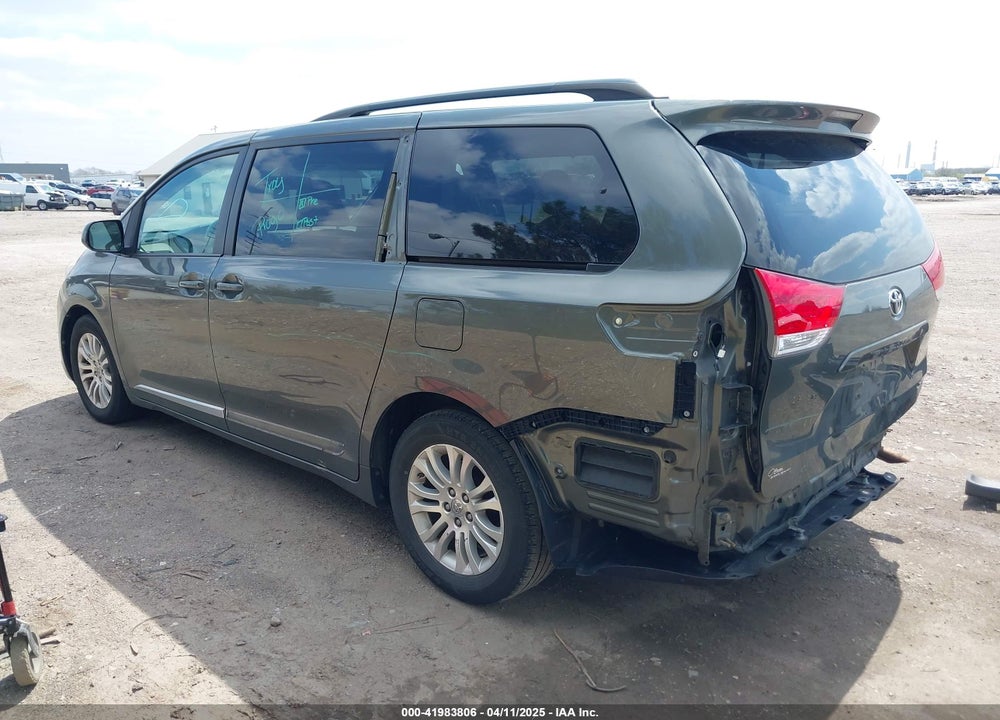 2012 TOYOTA SIENNA VIN: 5TDYK3DC0CS221618